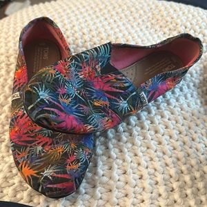 Toms Hawaiian Flats